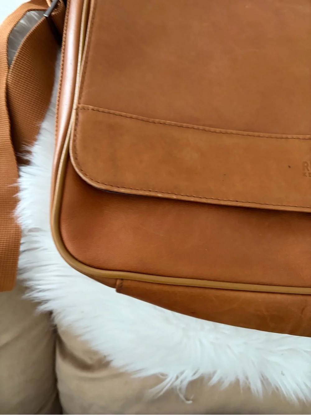 Kenneth Cole Reaction Leather Messenger Bag